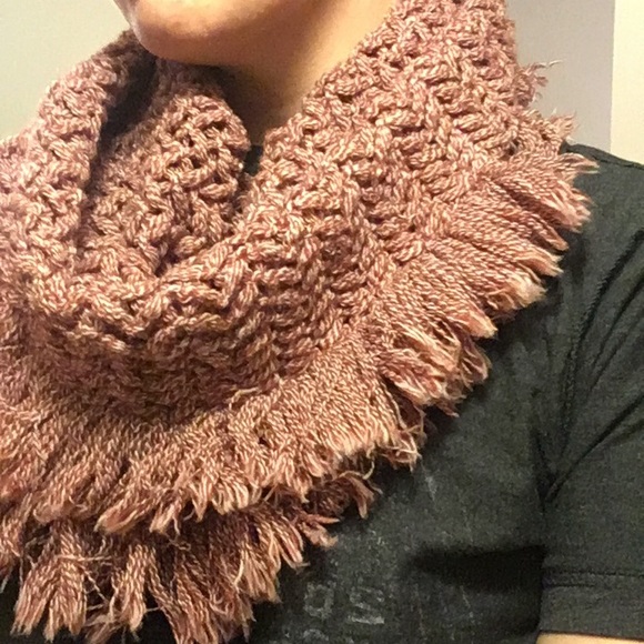 Burgundy/White Marled Cowl Scarf - Picture 2 of 3